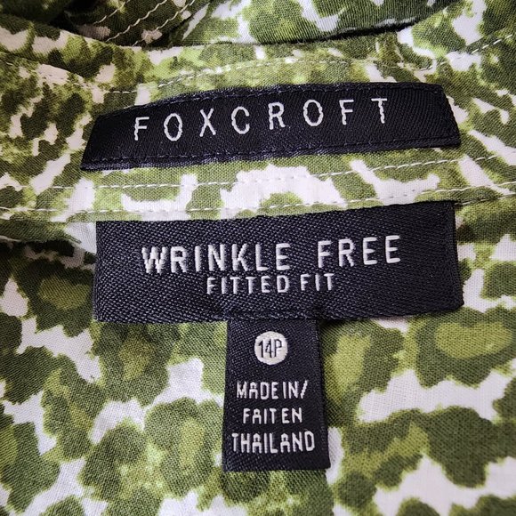 Nearly New Foxcroft size 14 petite Green and White Cotton Animal Print Blouse - Picture 9 of 16
